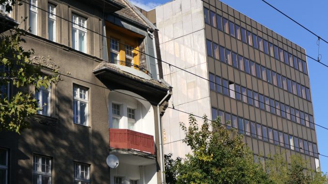 17-09-18.Gewerbegebiet(117). Wohnen und Arbeiten in direkter Nachbarschaft ist mitunter problematisch